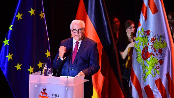 Bundespräsident Frank-Walter Steinmeier spricht beim Festakt zum Tag der Deutschen Einheit im Konzerthaus „Zur Glocke“ in Bremen.