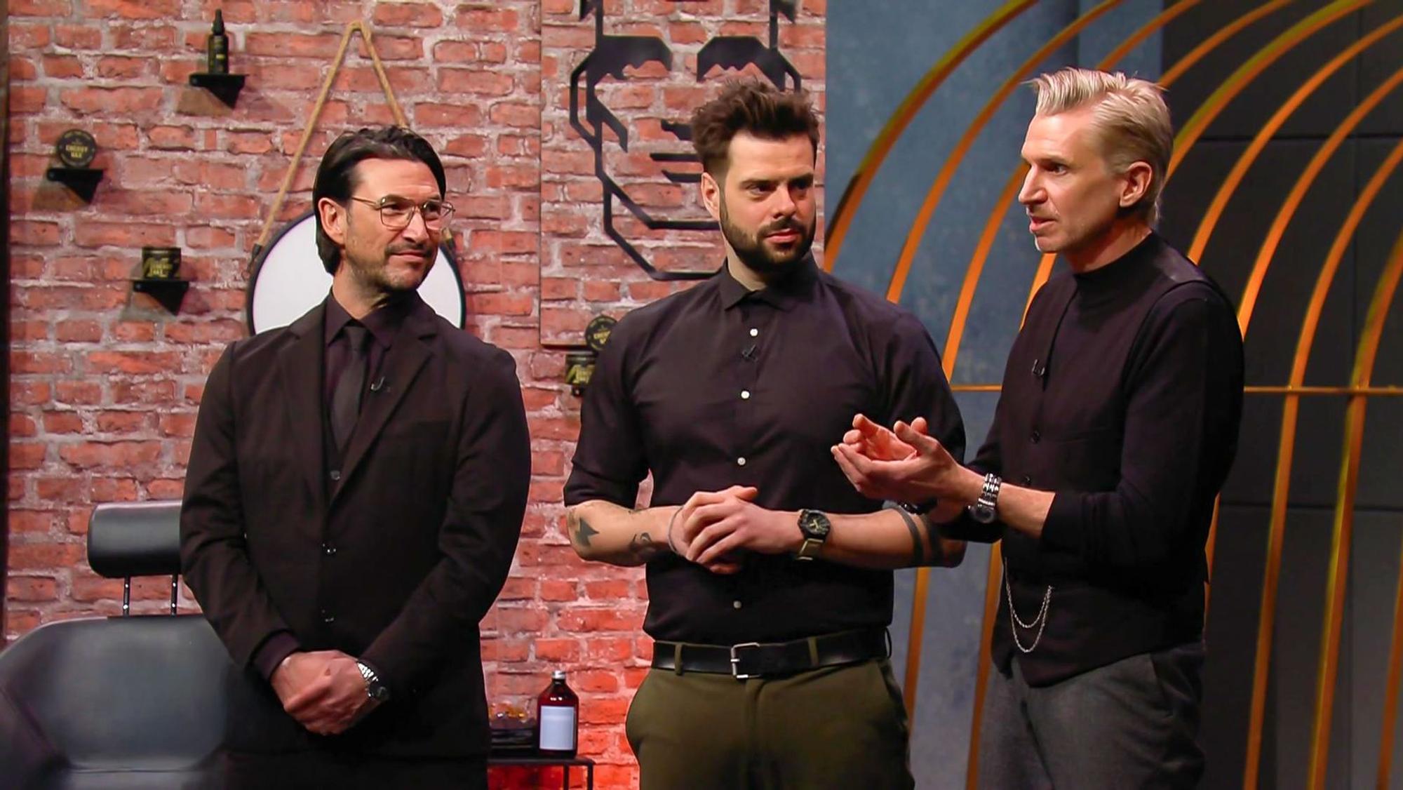 Robert Tarquini (von links), Klaus Laimer und Max Kögl haben ein neuartiges Haarwachs entwickelt. (Bild: RTL )