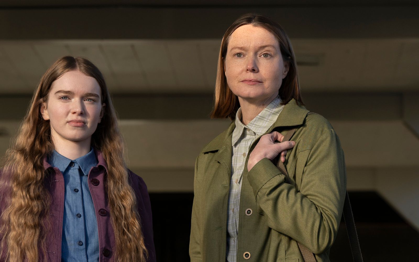 Carrie (Summer H. Howell, links) und ihre religiös fundamentalistische Mutter Margaret (Samantha Sloyan) mussten schon einiges durchmachen.  (Bild: Robert Falconer/Prime/Amazon Content Services LLC)