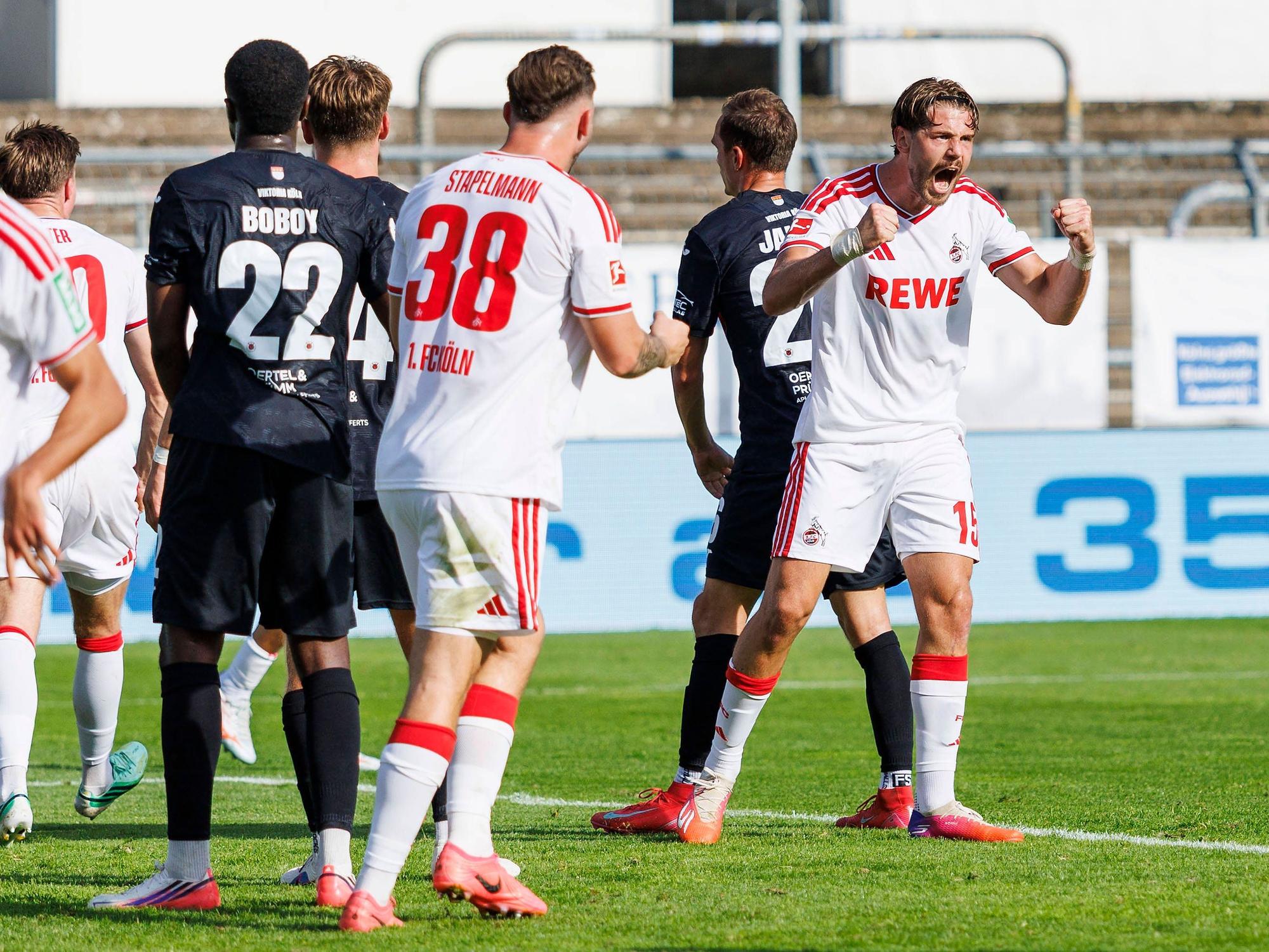 Imad Rondic (1. FC Köln) freut sich am Samstag, 3. Oktober 2026) über das 2:2 von Kollege Marius Bülter bei Viktoria Köln.