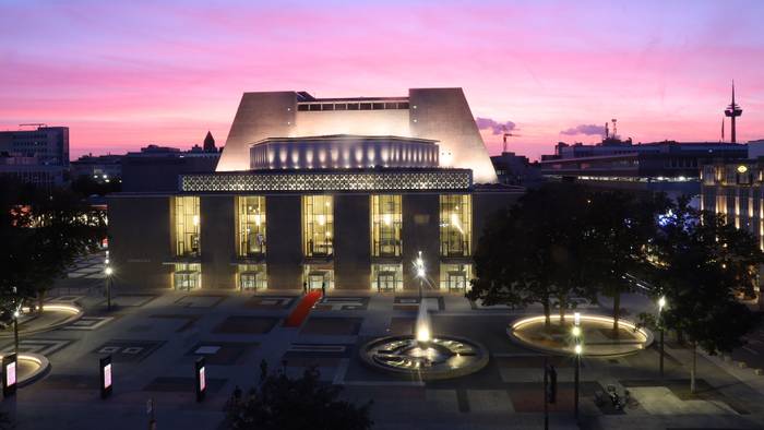 Die neu eröffnete Kölner Oper am Offenbachplatz
