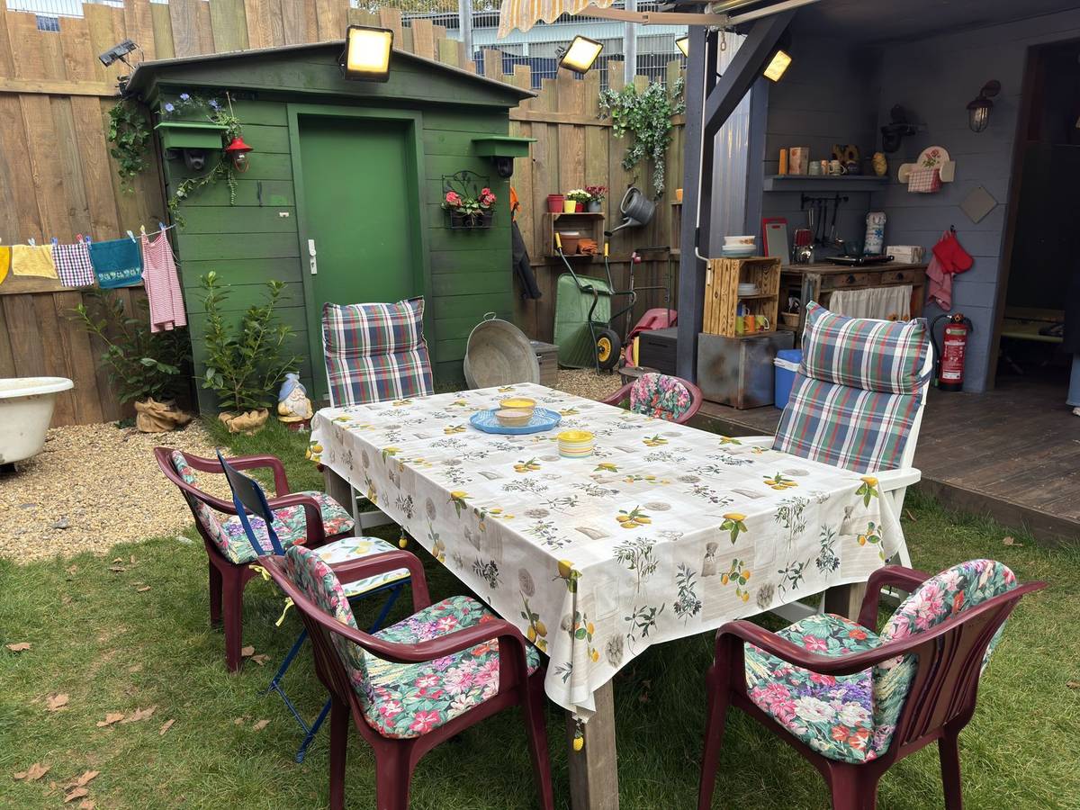 Für die Promis von „Promi Big Brother“ geht es dieses Jahr in den „Garten“. (Bild: teleschau)