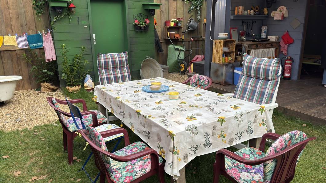 Für die Promis von „Promi Big Brother“ geht es dieses Jahr in den „Garten“. (Bild: teleschau)