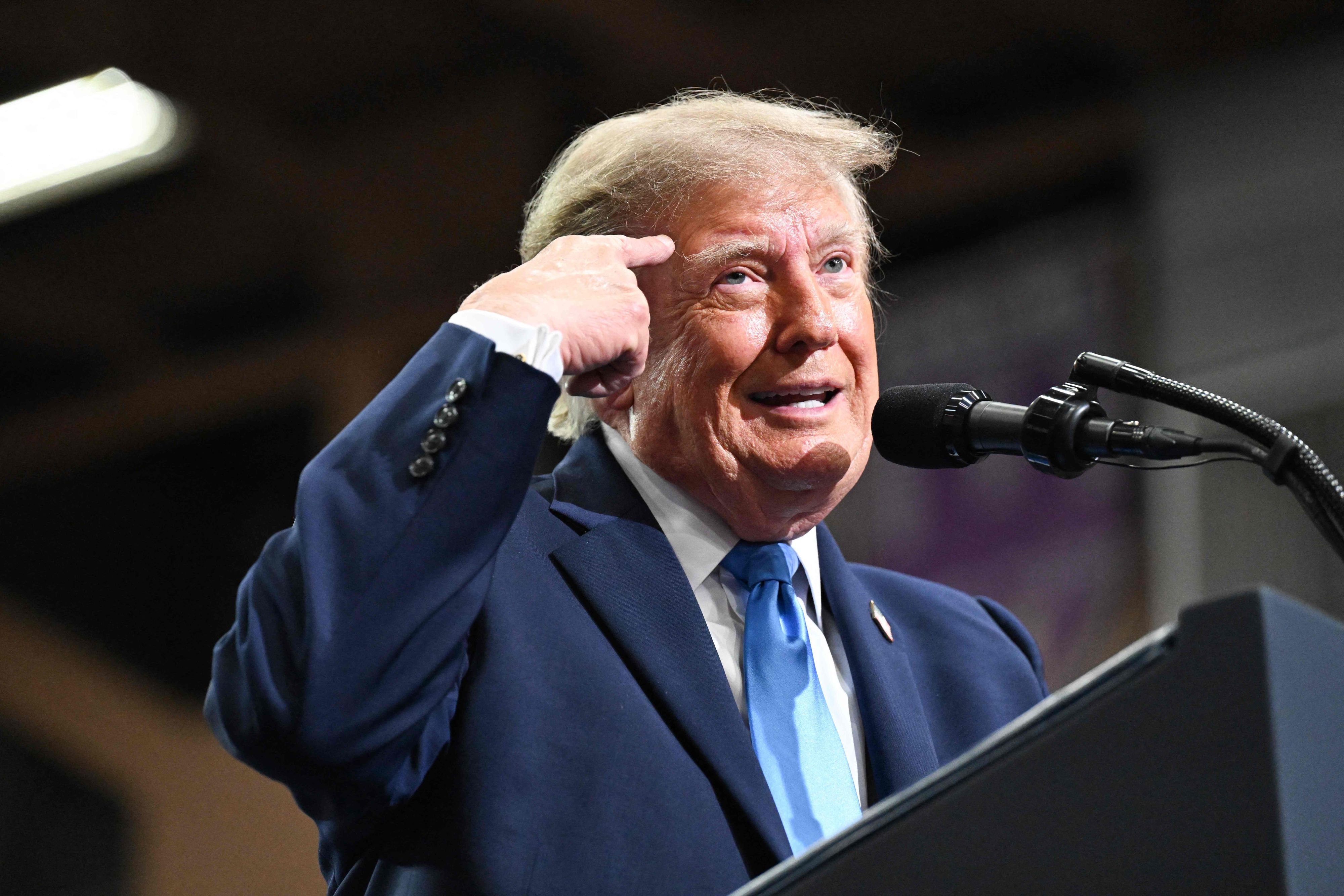 Präsident Trump bei einer Wahlkampfveranstaltung in Ohio am 3. Oktober: Trump sprach unerwartet offen über seine Medikamente.