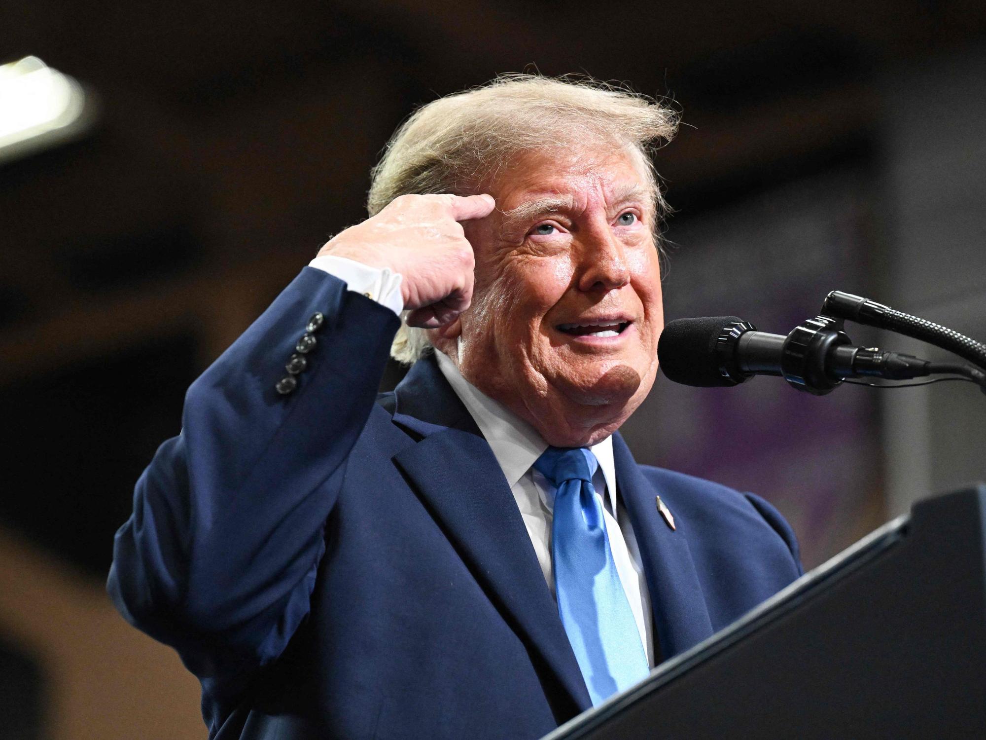 Präsident Trump bei einer Wahlkampfveranstaltung in Ohio am 3. Oktober: Trump sprach unerwartet offen über seine Medikamente.