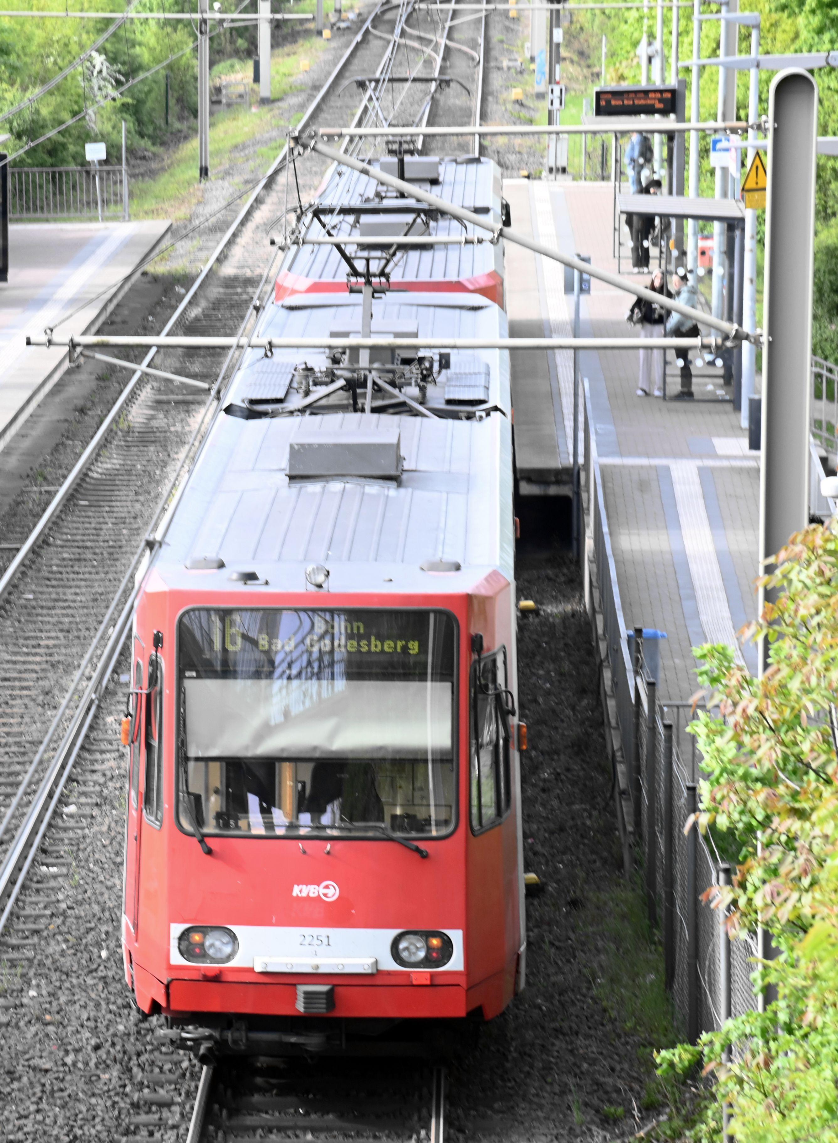 Köln: KVB-Linie 16 nach Bonn endet am Ubierring, Busse fahren | Express
