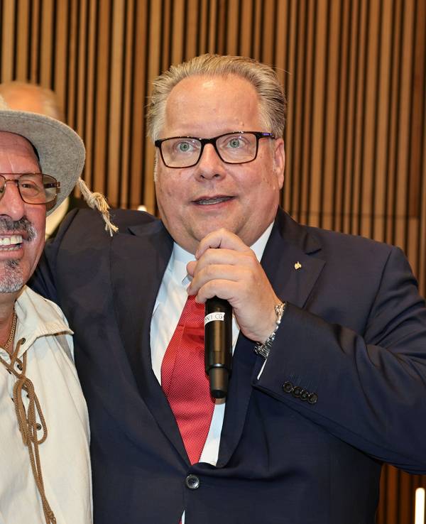 Werner Klupsch und Lutz Schade beim Bauernerntedankfest.
