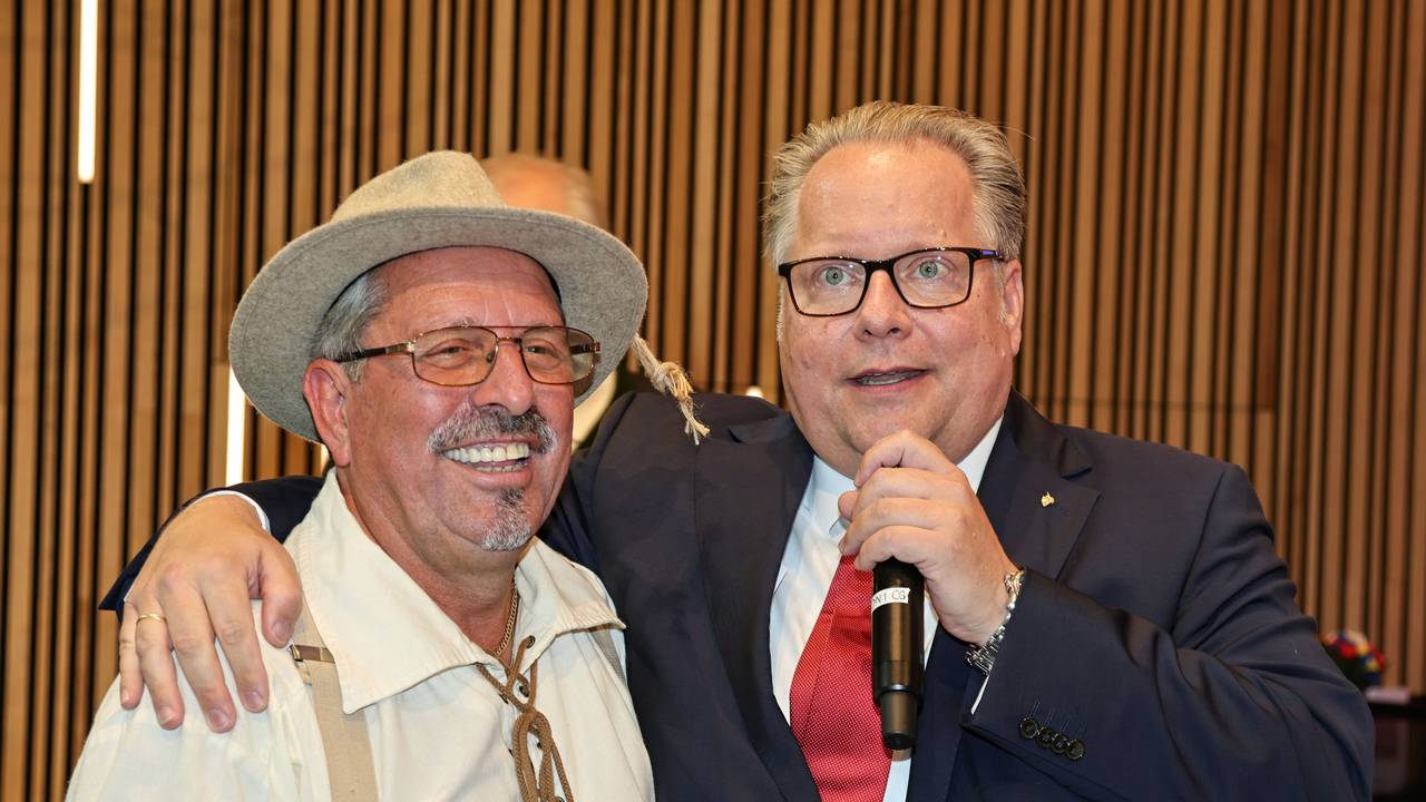 Werner Klupsch und Lutz Schade beim Bauernerntedankfest.