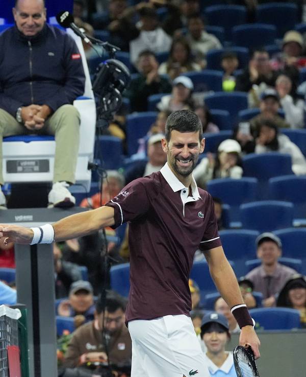 Novak Djokovic nach seinem Sieg gegen Alexander Zverev.