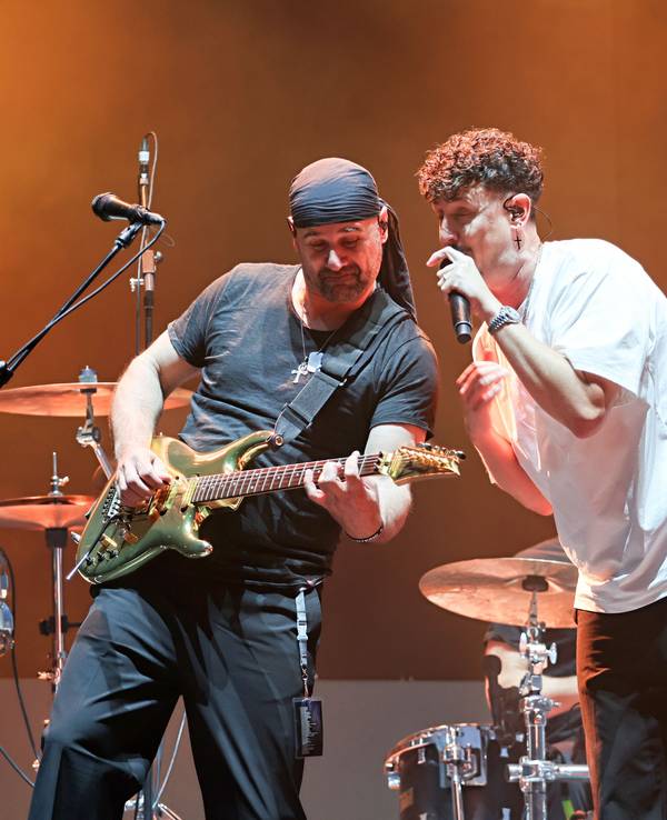 Michael „Bretti“ Brettner und Manuel Sauer von Eldorado auf der Bühne.