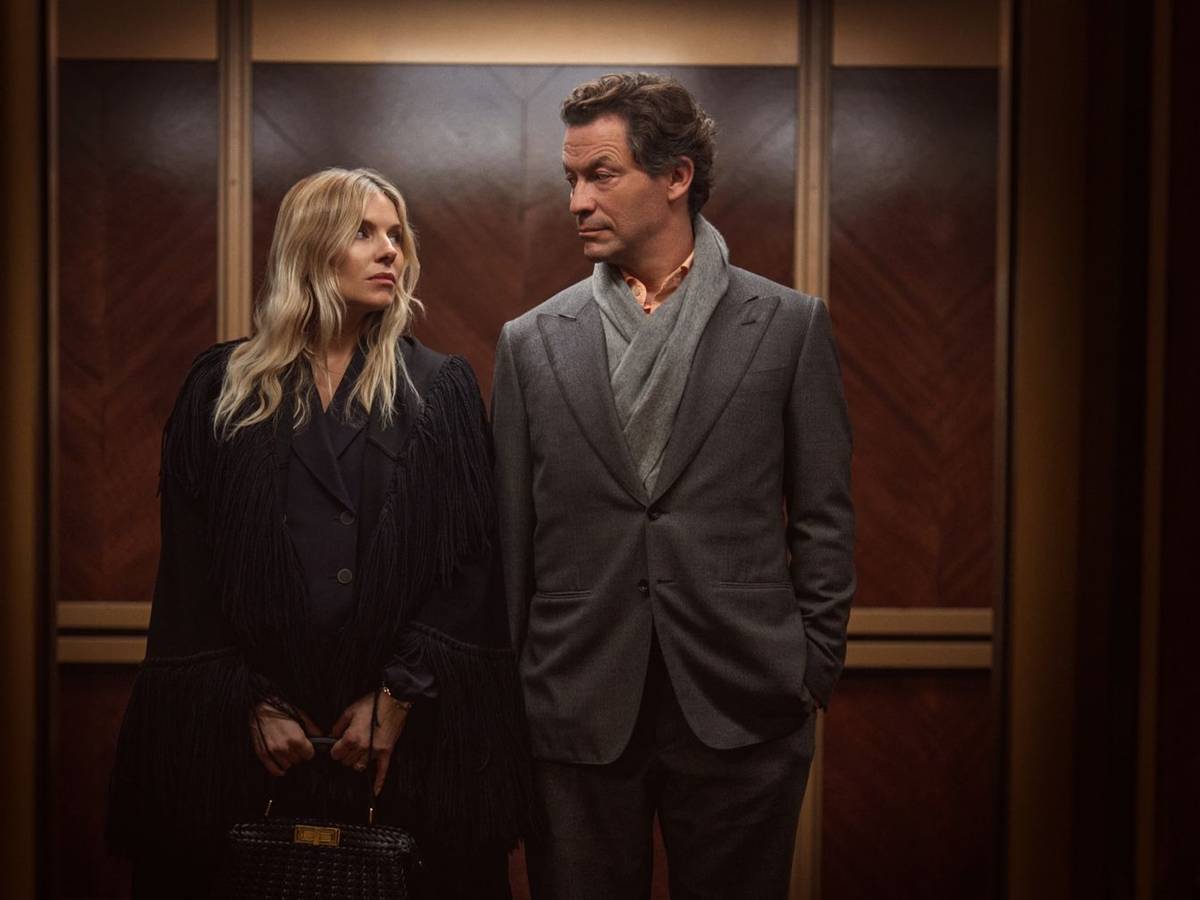 Filmstar Carla Duval (Sienna Miller) und Tech-Unternehmer Morgan Henderson (Dominic West) haben sich nichts mehr zu sagen. (Bild: © Sky / HBO / New Pictures / Justin Downing)