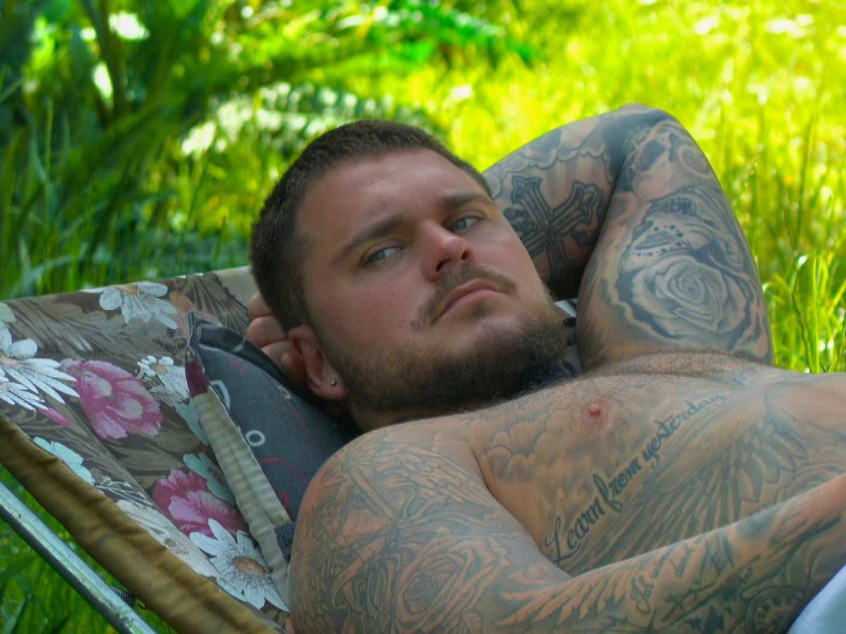 Nico
Legat im „Sommerhaus der Stars“
