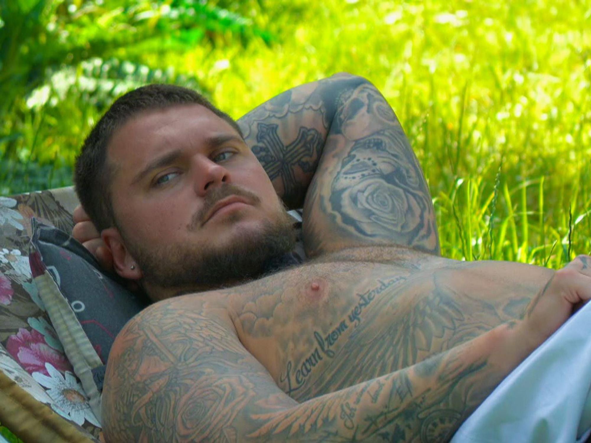 Nico
Legat im „Sommerhaus der Stars“
