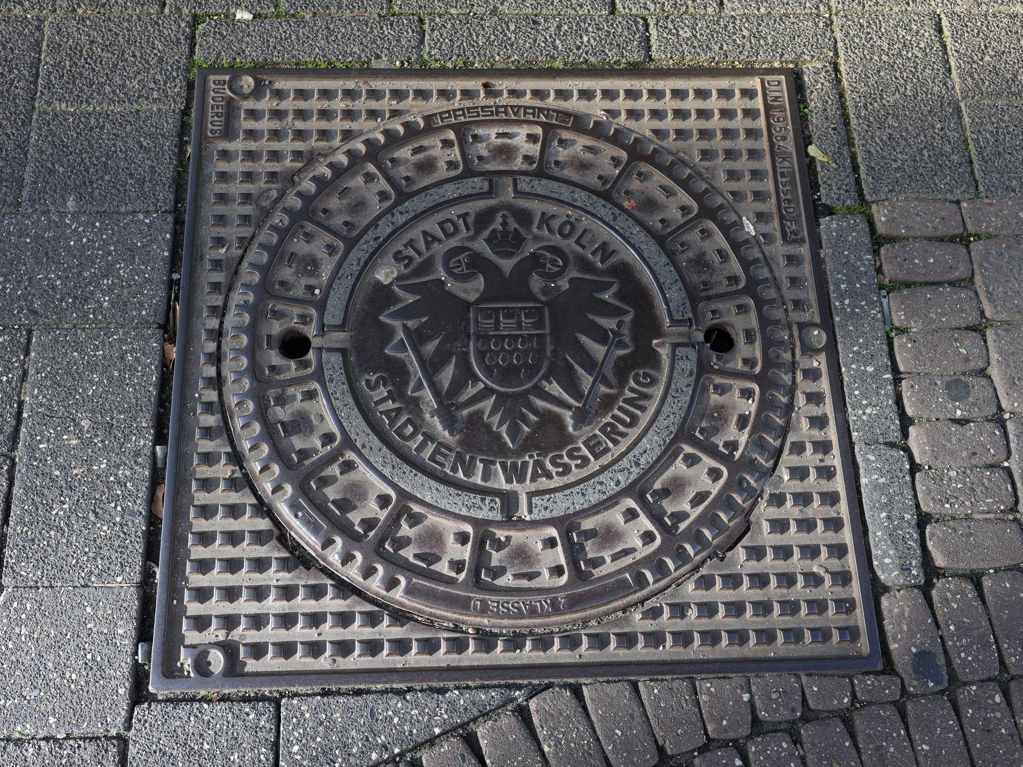 Die Menschen in Köln müssen sich auf höhere Abwasserkosten einstellen. (Archivbild)