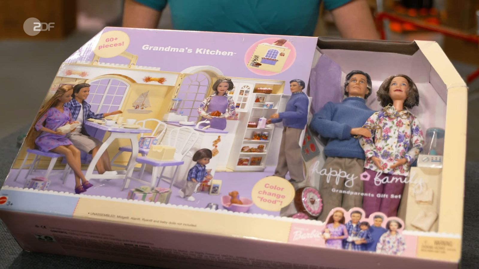 Jos van Katwijk bezahlte 280 Euro für das Barbie-Set. (Bild: ZDF)