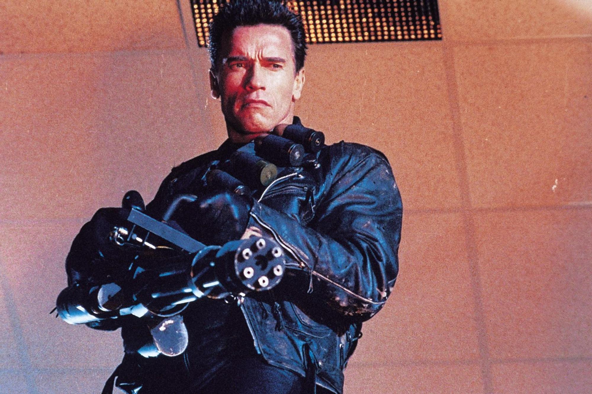 „Hasta la Vista, Baby“: Professionell entledigt sich der Terminator (Arnold Schwarzenegger) eines unliebsamen Feindes (Bild: 1991 STUDIOCANAL. All Rights Reserved.)