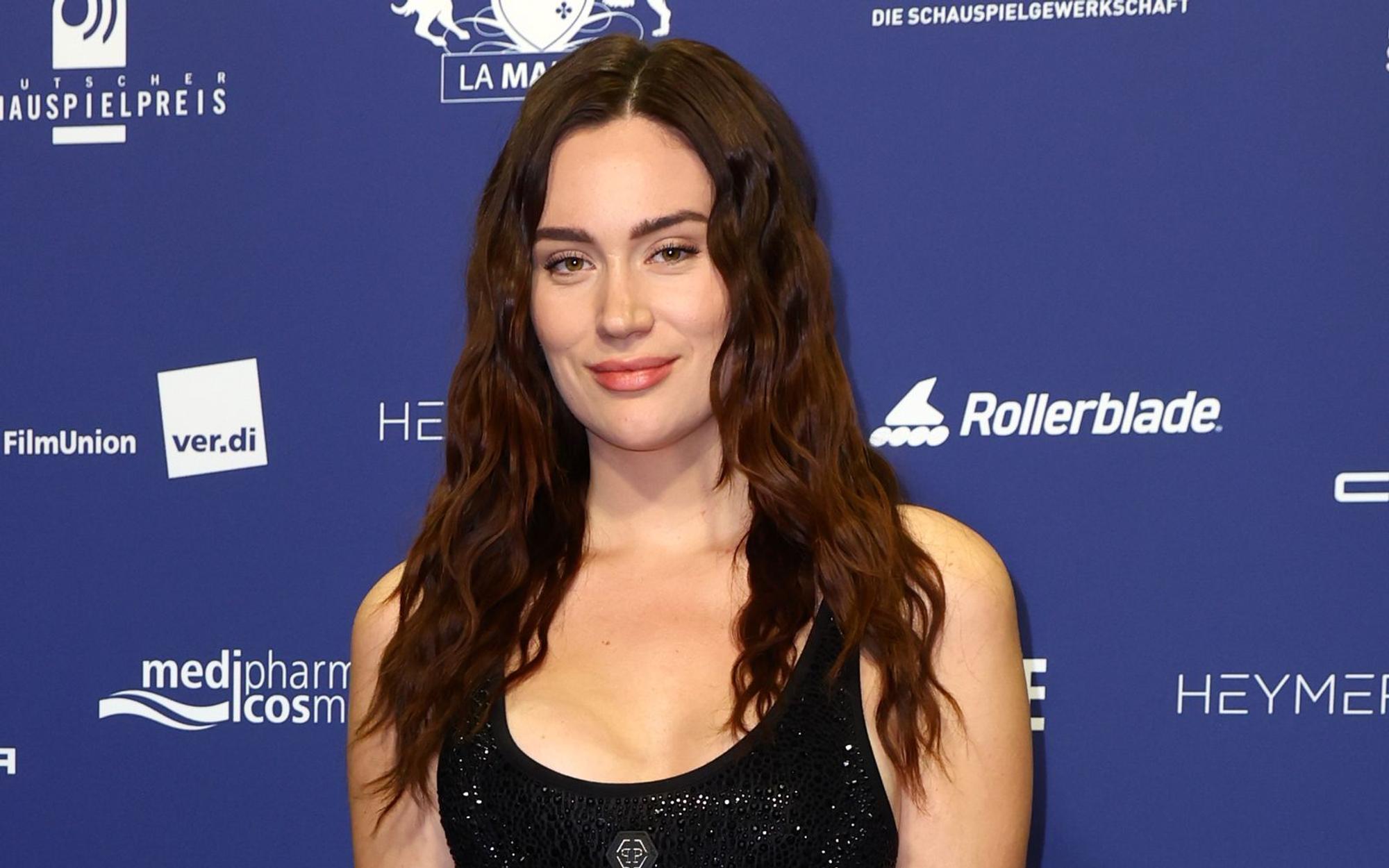 Was läuft zwischen Gloria-Sophie Burkandt und Ex-Google-Chef Eric Schmidt? Er sei nicht mehr als ihr „Mentor“, verriet die Söder-Tochter nun in einem Interview. (Bild: 2025 Getty Images/Ben Kriemann)