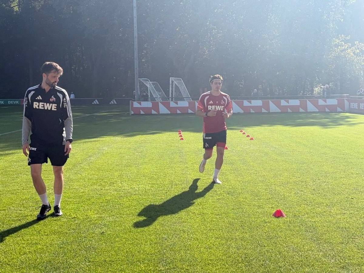 Aufbautraining am Geißbockheim mit Alessio Castro-Montes.