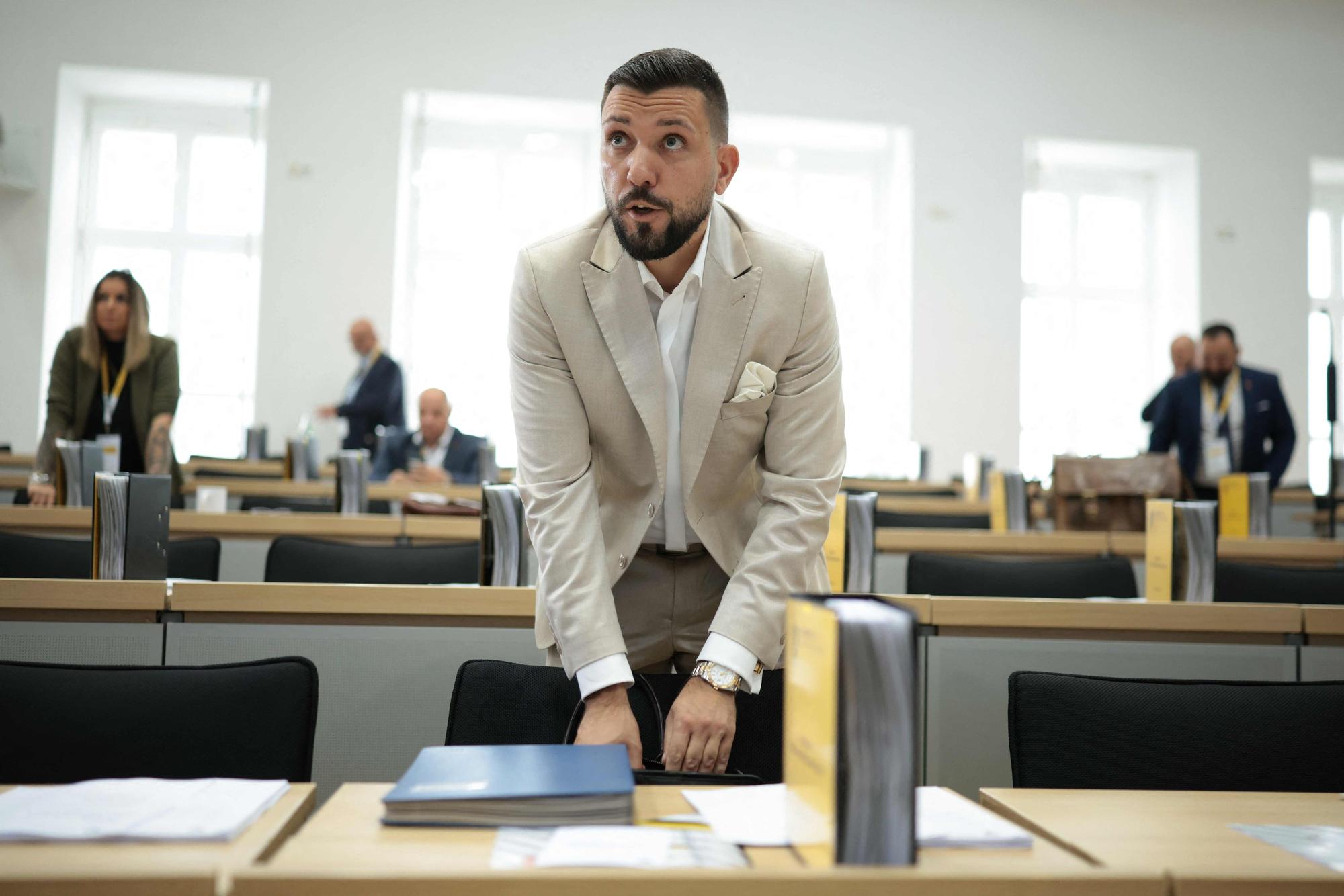 Das Landesparlament von Sachsen-Anhalt hat den 35 Jahre alten Tobias Rausch im ersten Wahlgang in das höchste Amt des Landes gewählt.