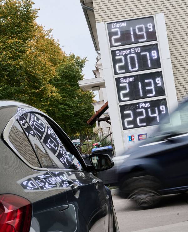 An vielen Kölner Tankstellen herrscht aktuell ein Kraftstoff-Engpass.