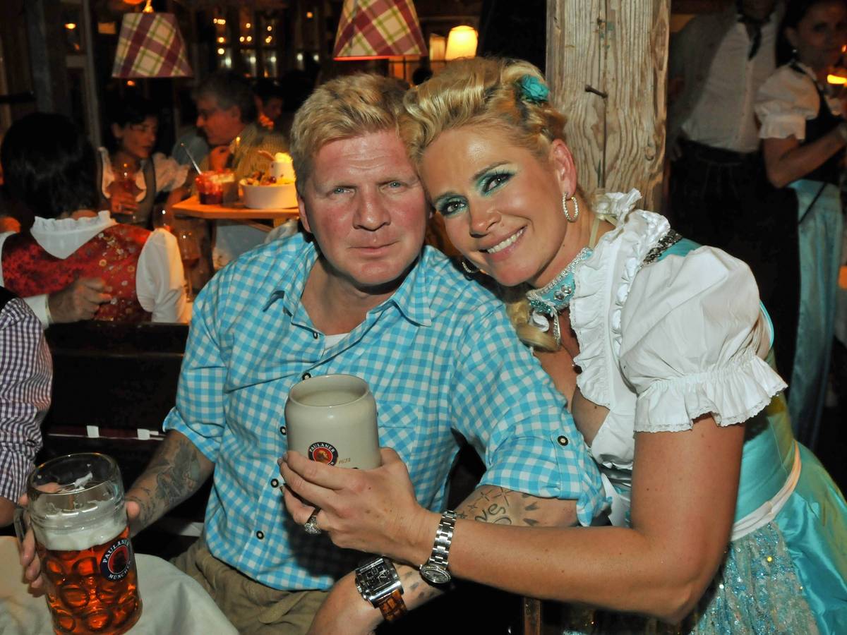 Claudia Effenberg mit ihrem Ehemann Stefan Effenberg auf dem Oktoberfest.