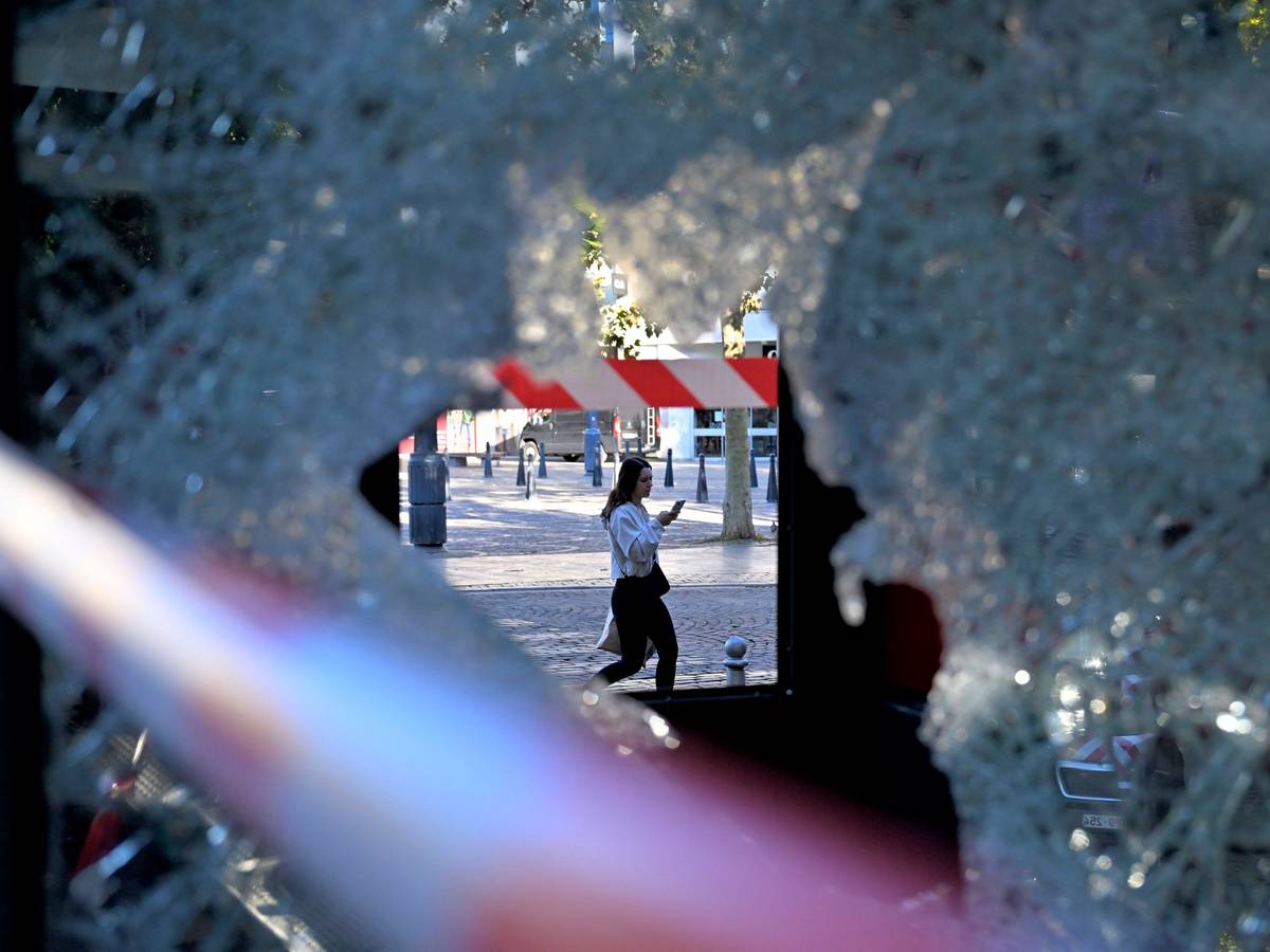 In Lüttich kommt es am 6. Oktober zu Schülerprotesten, Fensterscheiben werden eingeschlagen.