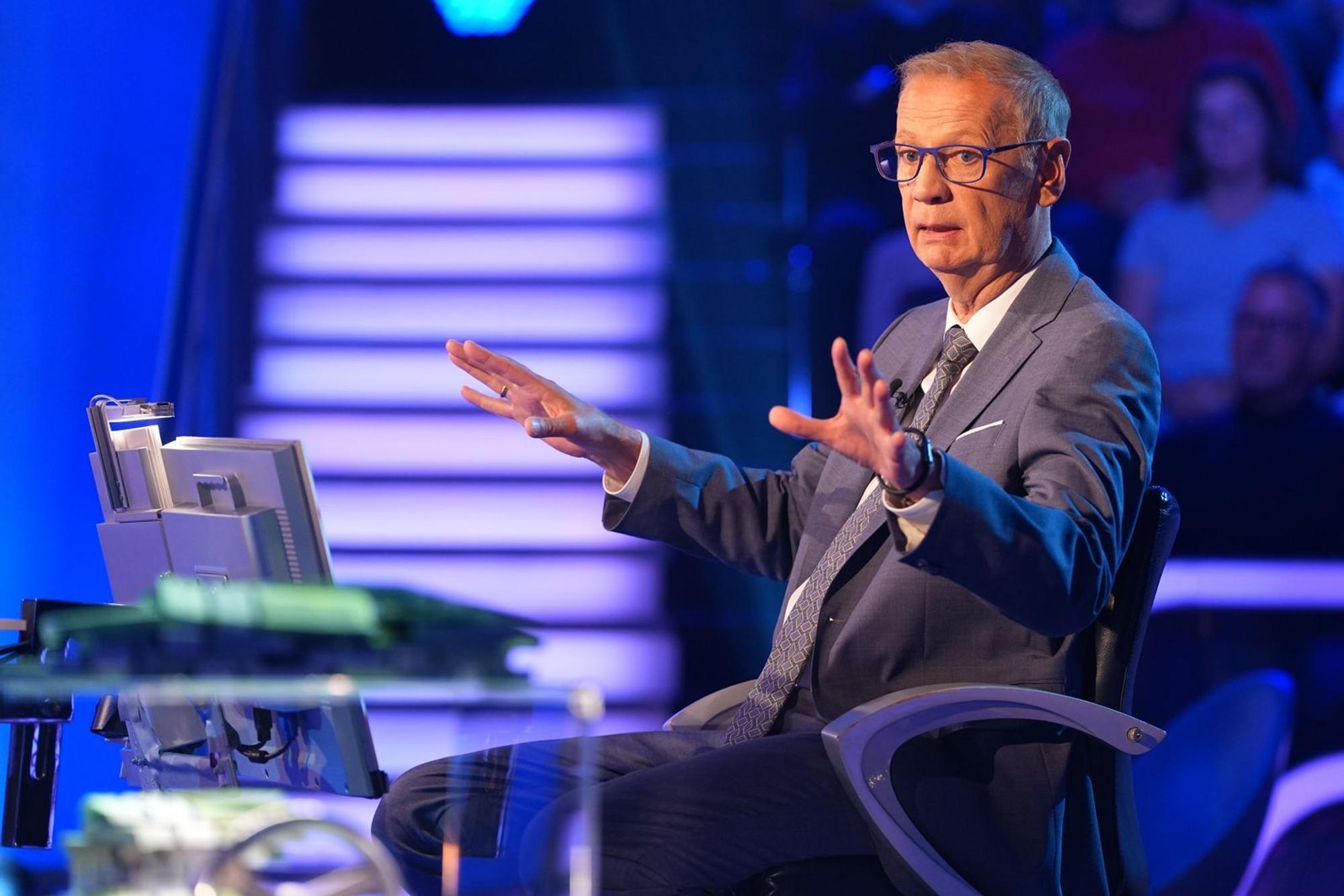 Günther Jauchs Warungen verhallen ungehört. (Bild: RTL / Stefan Gregorowius)