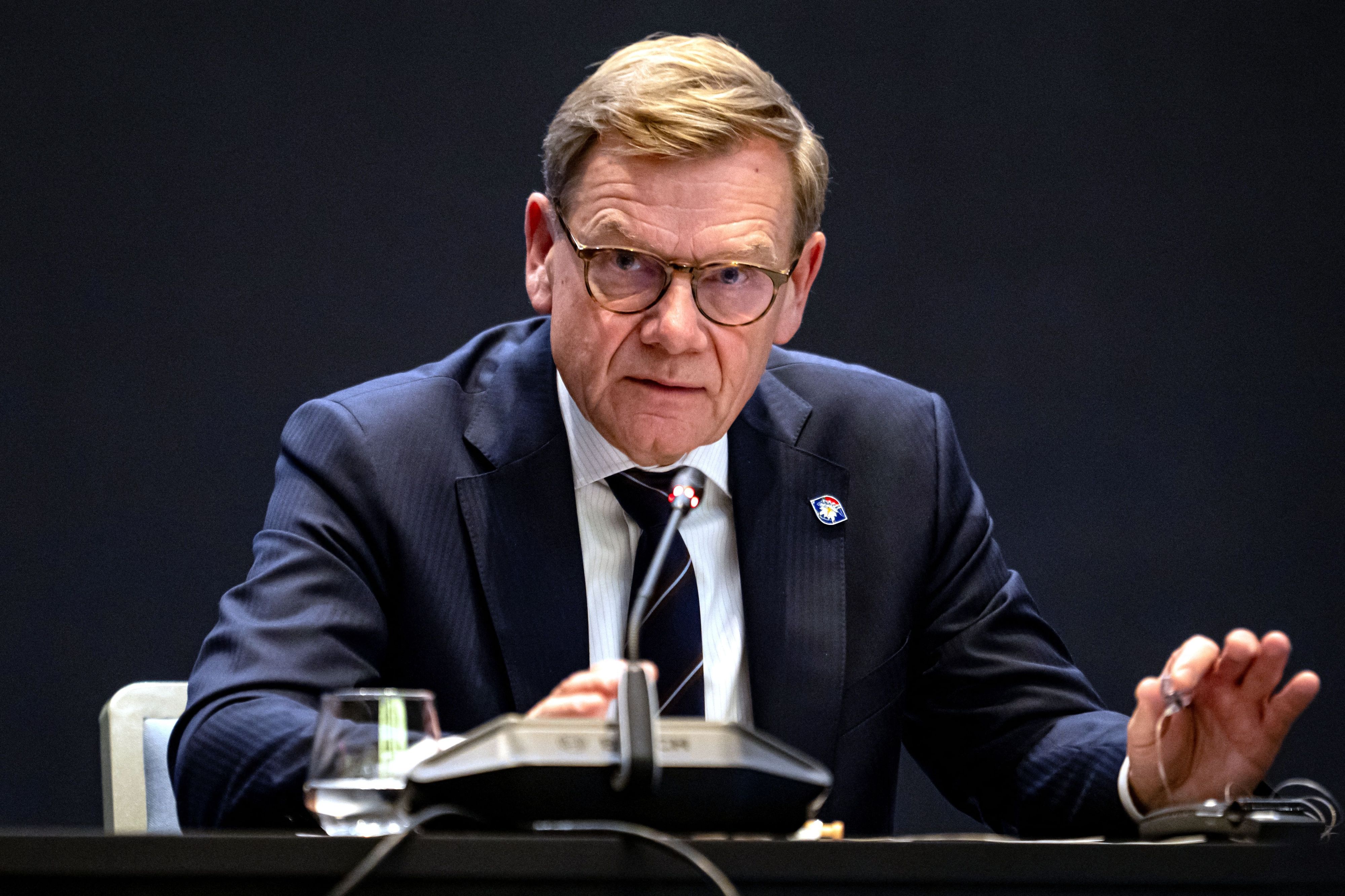 Johann Wadephul (CDU), Außenminister, nimmt an einer gemeinsamen Pressekonferenz teil.