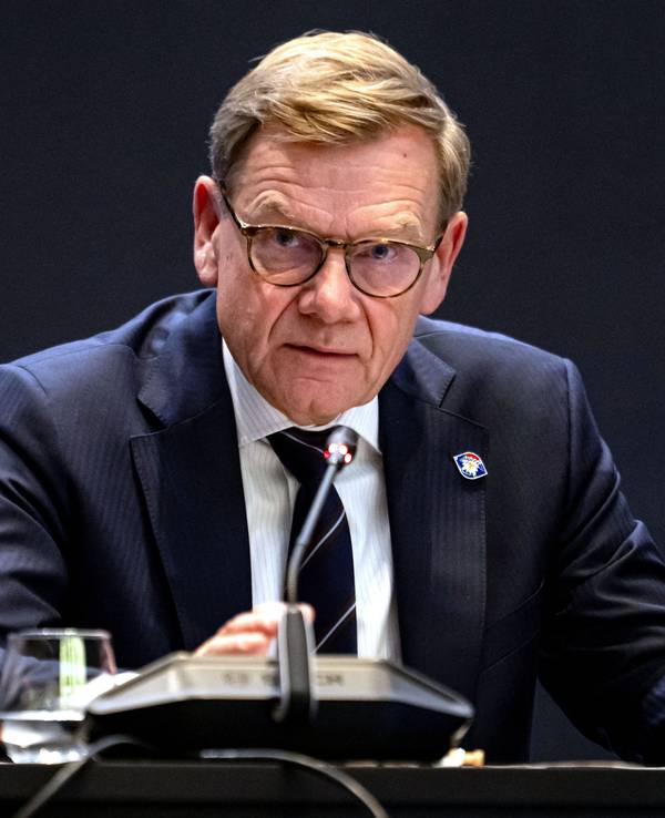 Johann Wadephul (CDU), Außenminister, nimmt an einer gemeinsamen Pressekonferenz teil.