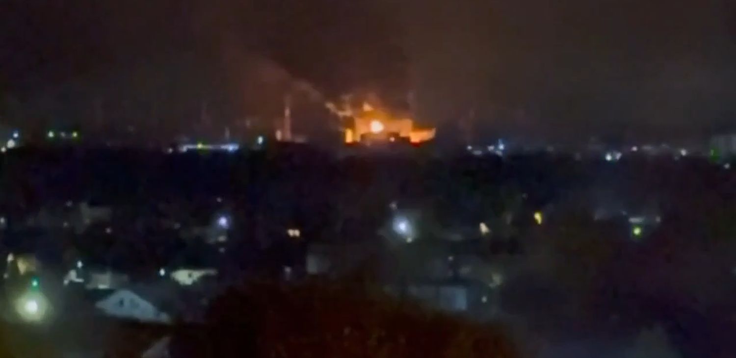 Das größte Öldepot der Oblast Moskau, Wolodarskaja, wurde von ukrainischen Drohnen getroffen.