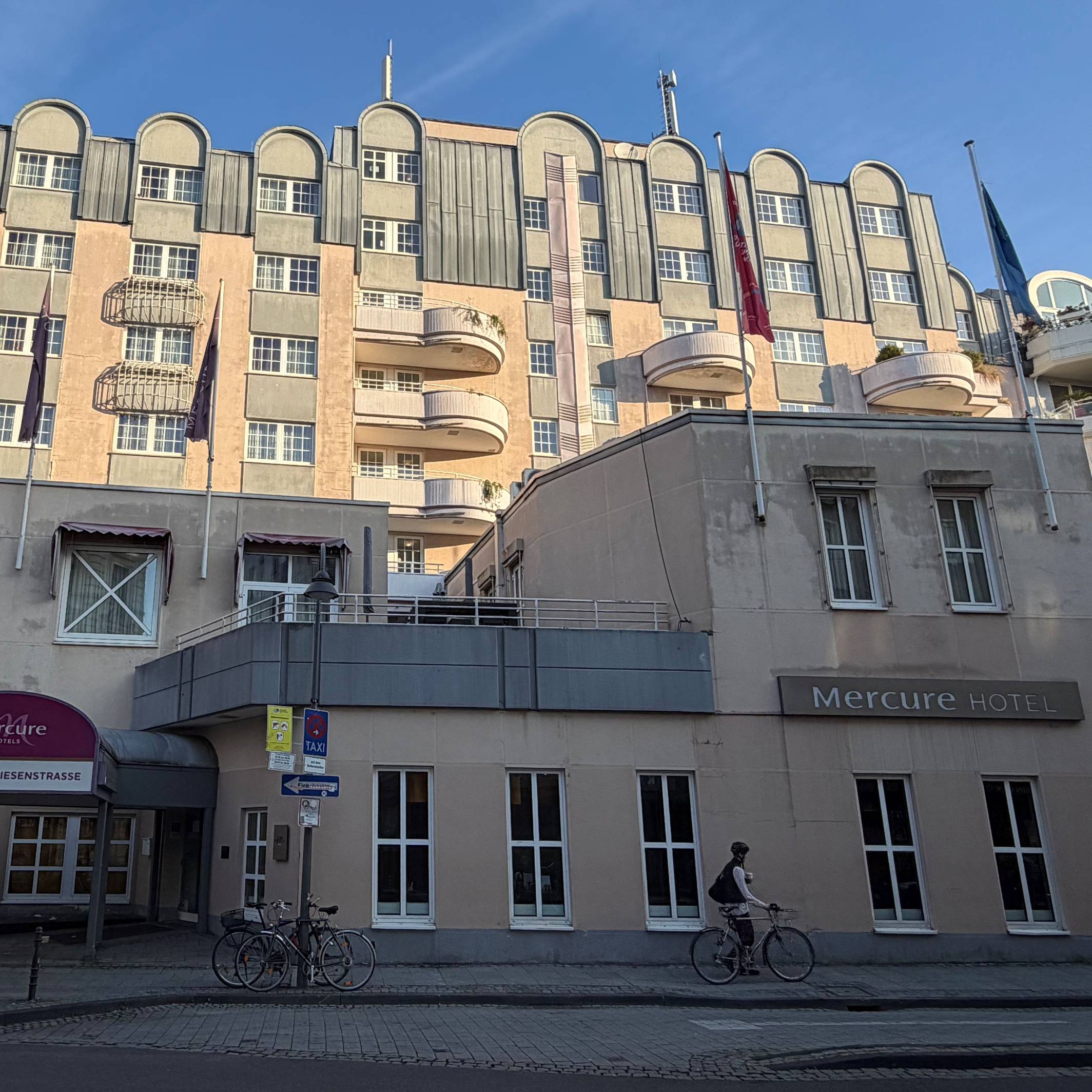 Blick auf das Mercure-Hotel in der Friesenstraße.