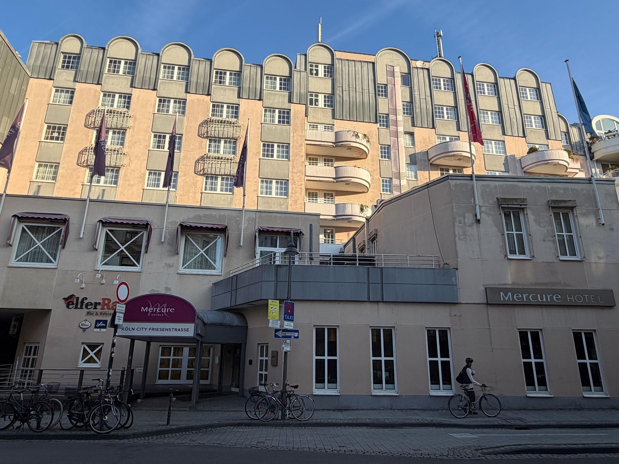 Blick auf das Mercure-Hotel in der Friesenstraße.