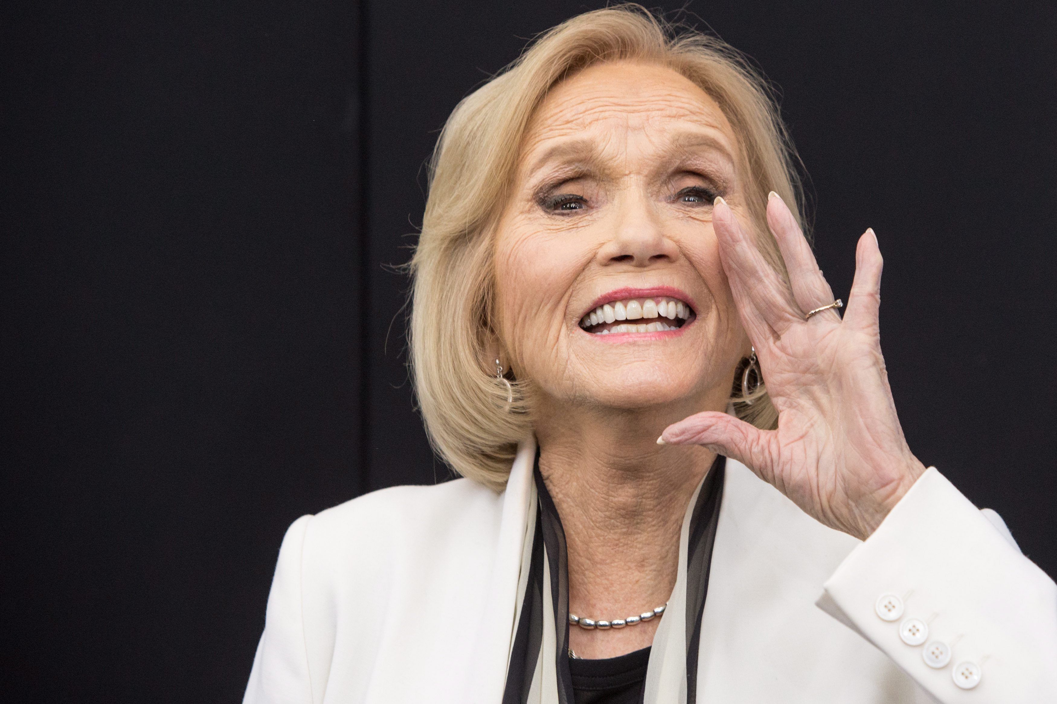 Die US-amerikanische Schauspielerin Eva Marie Saint im Jahr 2014 bei ihrer Ankunft zur Weltpremiere von „Winter’s Tale“ im Ziegfeld Theater in New York.