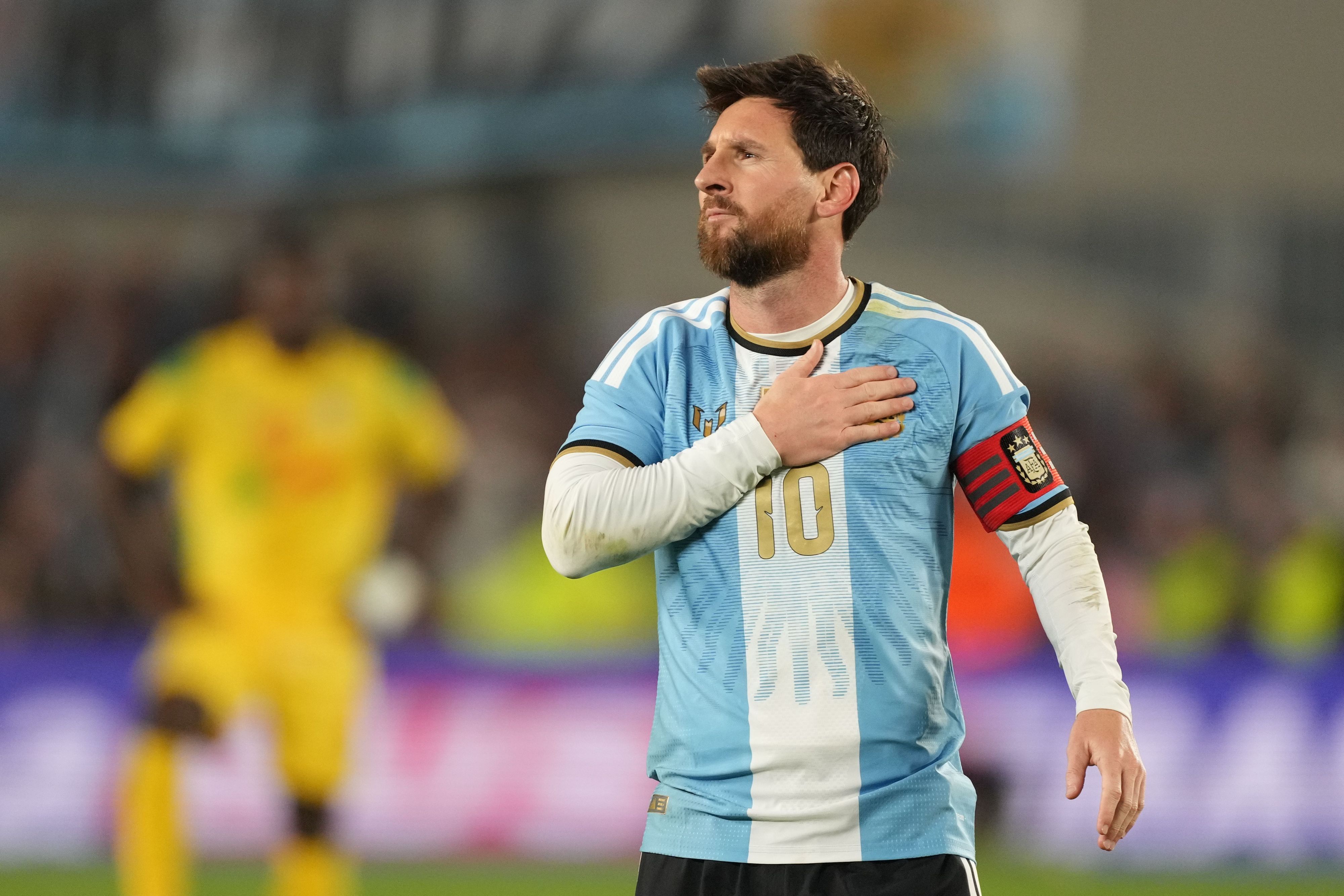 Der Argentinier Lionel Messi jubelt, nachdem er in seinem letzten Länderspiel – einem Freundschaftsspiel gegen Benin – ein drittes für seine Mannschaft Tor per Elfmeter erzielt hat.