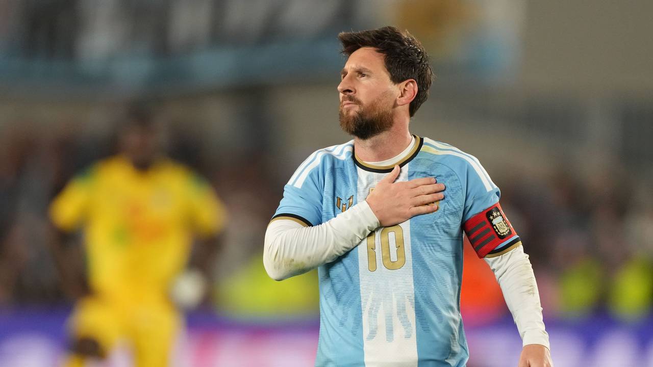 Der Argentinier Lionel Messi jubelt, nachdem er in seinem letzten Länderspiel – einem Freundschaftsspiel gegen Benin – ein drittes für seine Mannschaft Tor per Elfmeter erzielt hat.