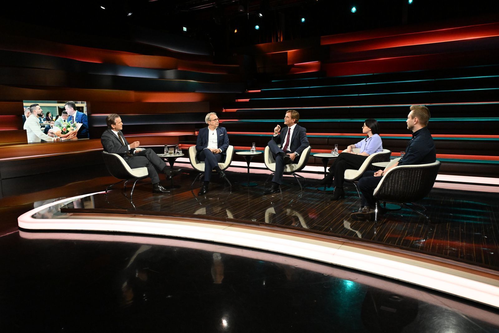 Markus Lanz (links) sprach am Dienstag mit (von links) Georg Maier, Bernd Baumann, Anne Hähnig und Alexander Thiele. (Bild: ZDF/Cornelia Lehmann)