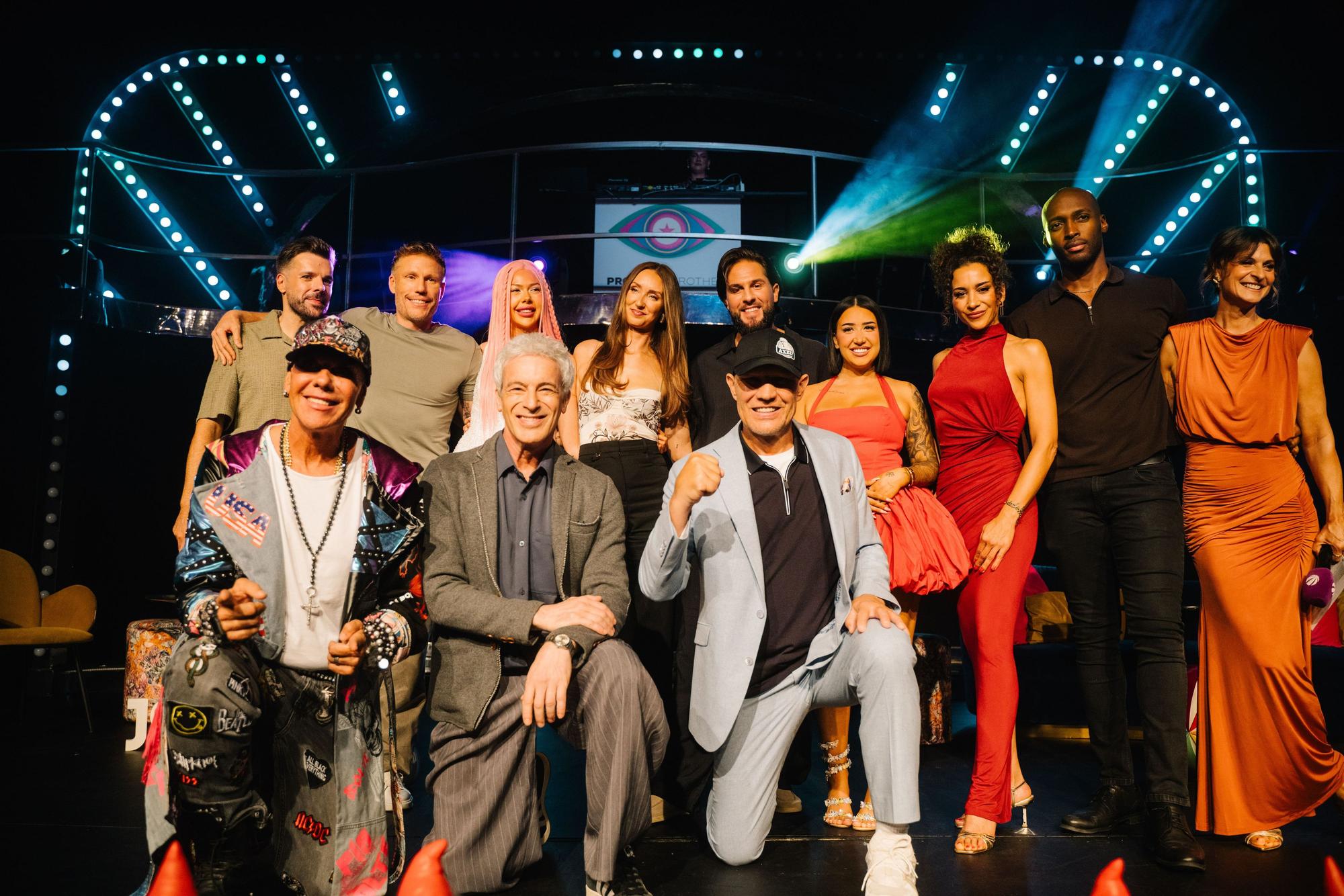 Die Teilnehmer von der Staffel von „Promi Big Brother“ 2026; Kevin Körber (l-r), René „Redo“ Dost, Christian Lell, Nina Bridney, Gedeon Burkhard, Gia Georgina, Axel Schulz, Maurice Dziwak, Francesca Morgese, Nadja Benaissa, Godfrey Egbon und Marlene Lufen.