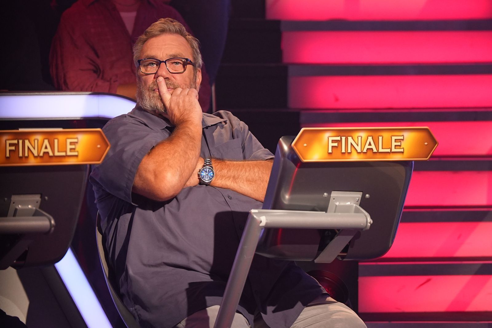 „Da muss ich aufpassen, was ich sage.“ Bei „Wer wird Millionär?“ wurde es diesmal für Kandidat Hans-Werner Kraul ungewohnt politisch - und zwar nicht bei einer Quizfrage. (Bild: RTL/Stefan Gregorowius)