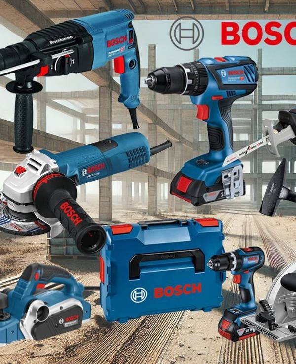 Collage verschiedener blauer Bosch Professional Werkzeuge (Bohrhammer, Schlagbohrmaschine, Akkubohrer, Winkelschleifer, 18V Akku, blauer Werkzeugkoffer) vor Hintergrund einer Baustelle mit Betonpfeilern.
