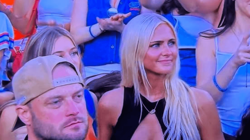 Peyton Blomquist (18) wurde beim Collegefootball von den TV-Kameras eingefangen.