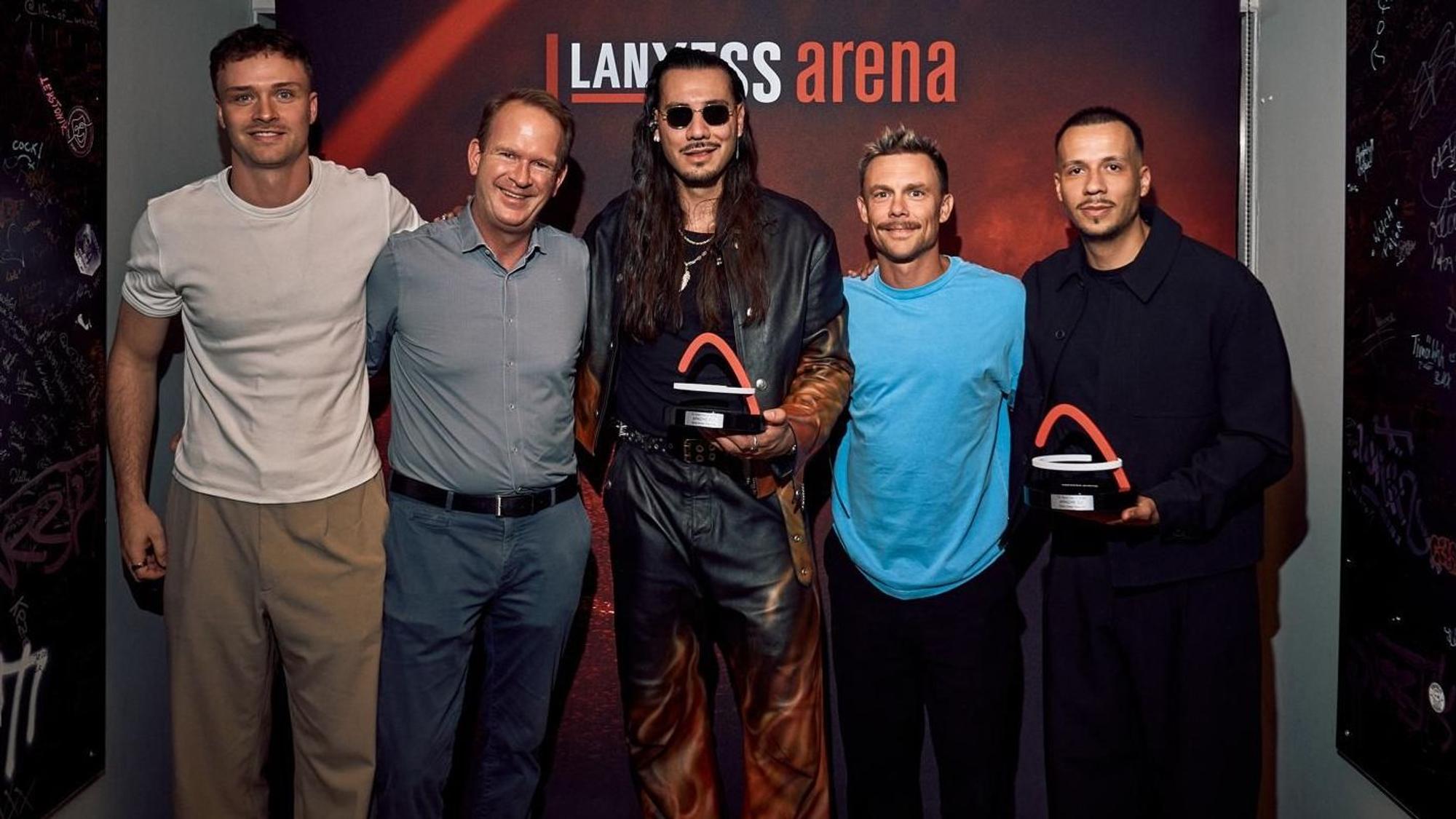 Sold-out-Award an Apache 207 in der Kölner Lanxess-Arena.
