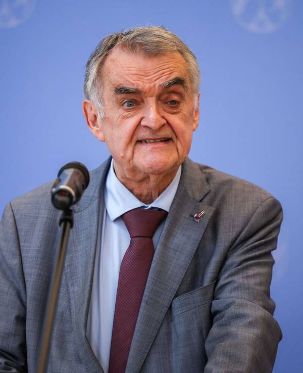 Herbert Reul (CDU), Innenminister von Nordrhein-Westfalen, spricht bei einem Pressestatement