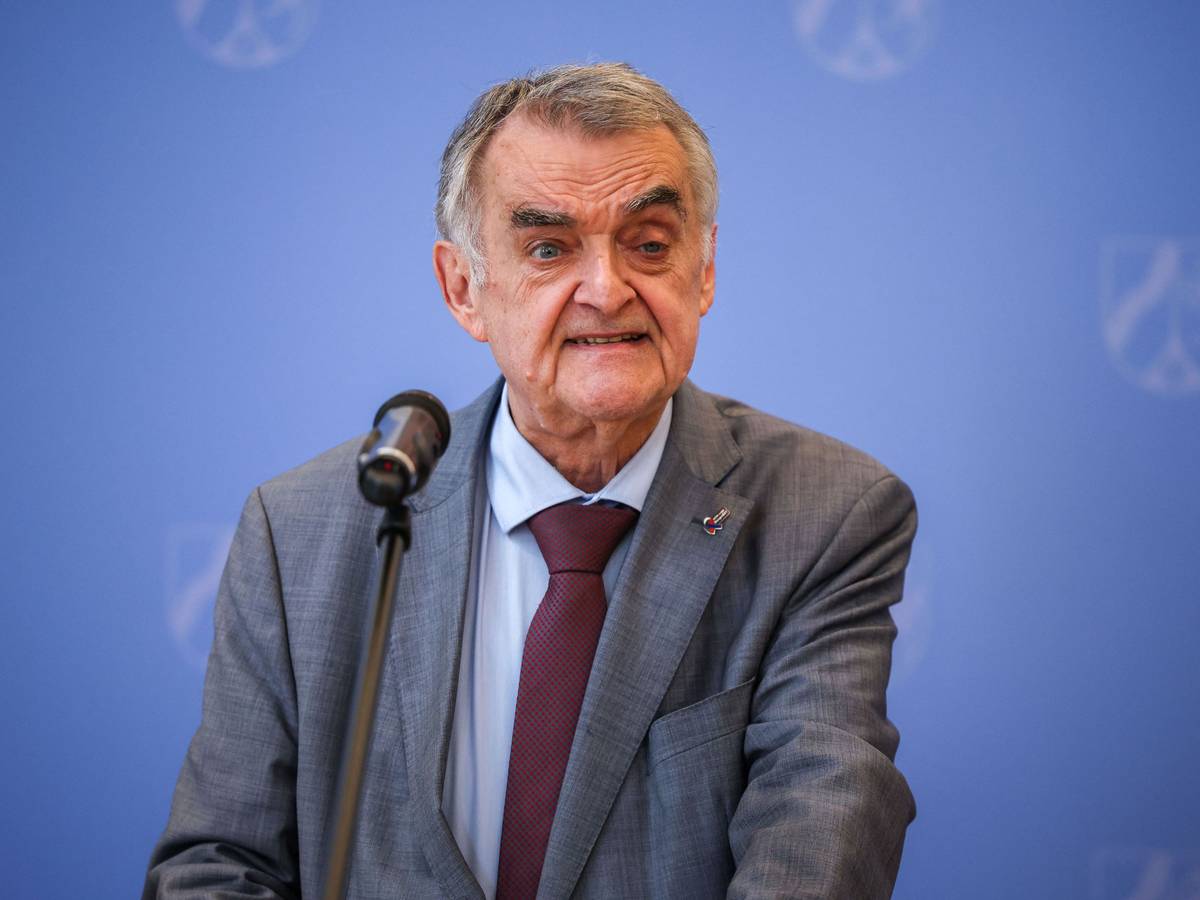 Herbert Reul (CDU), Innenminister von Nordrhein-Westfalen, spricht bei einem Pressestatement