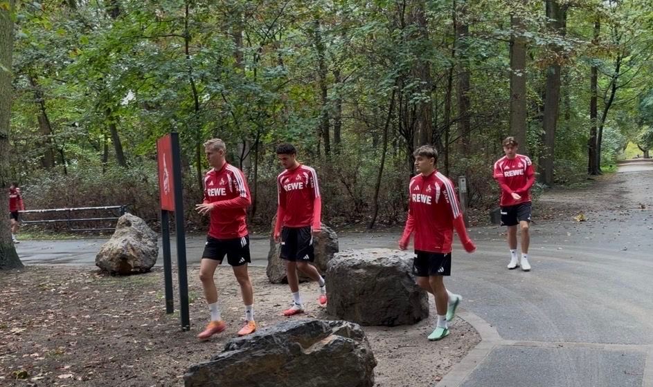 Niklas Hoffmann, Kevin Ekweribe, Cenny Neumann und Mikey Moore gehen am Geißbockheim