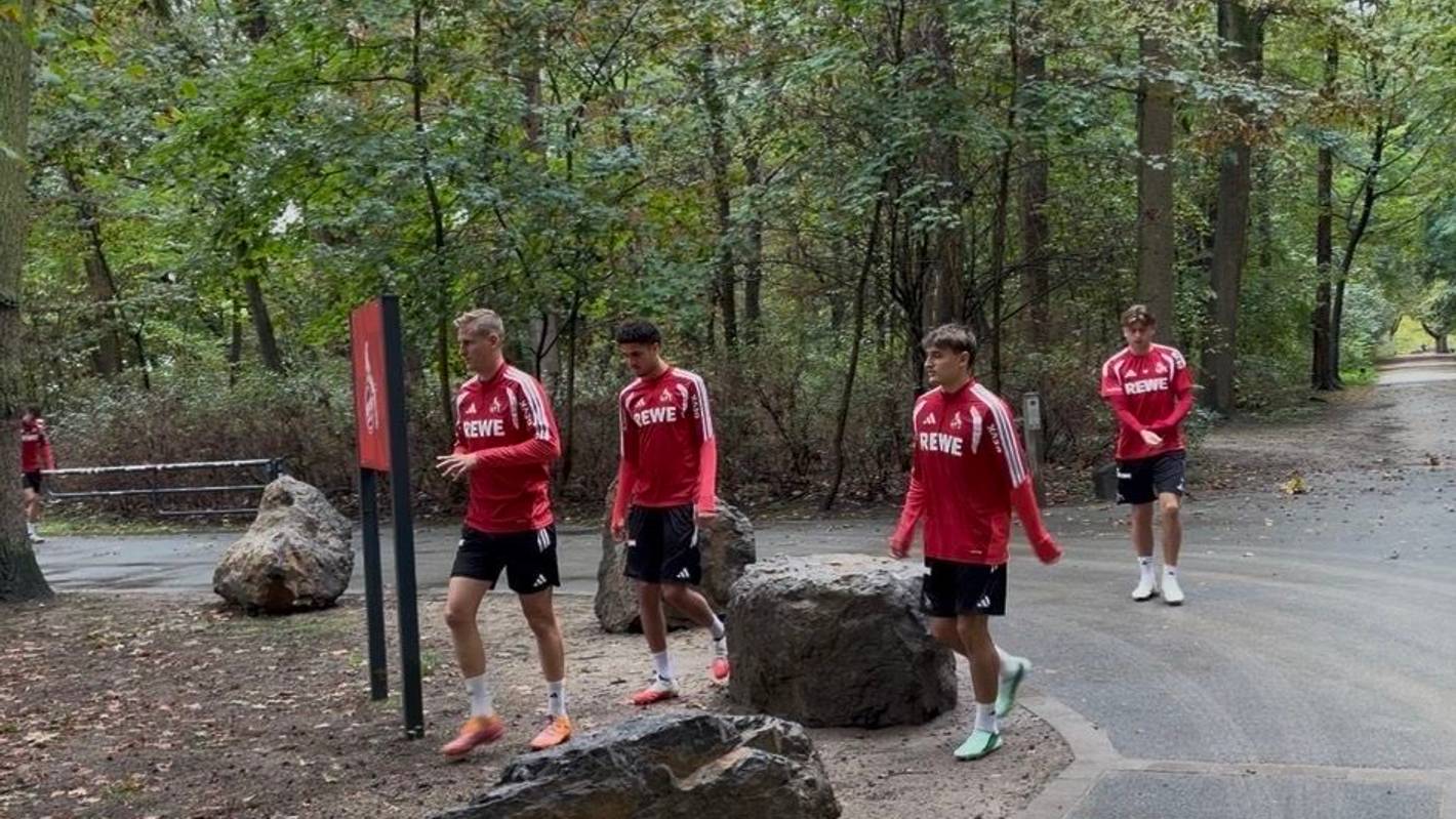 Niklas Hoffmann, Kevin Ekweribe, Cenny Neumann und Mikey Moore gehen am Geißbockheim