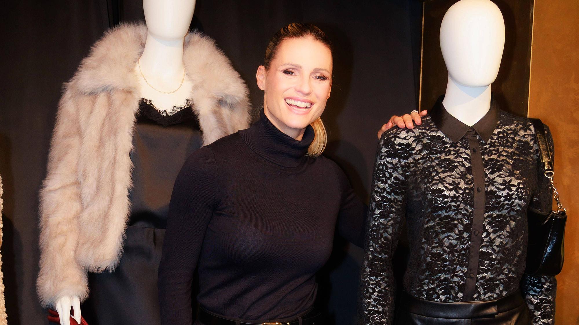 Michelle Hunziker zeigt Outfits von Takko Fashion.