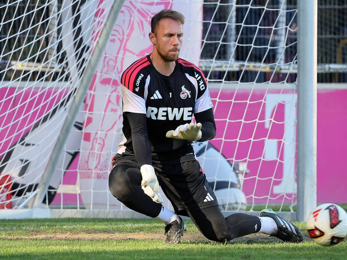 Beim 1. FC Köln im Training im Einsatz: Marvin Schwäbe.