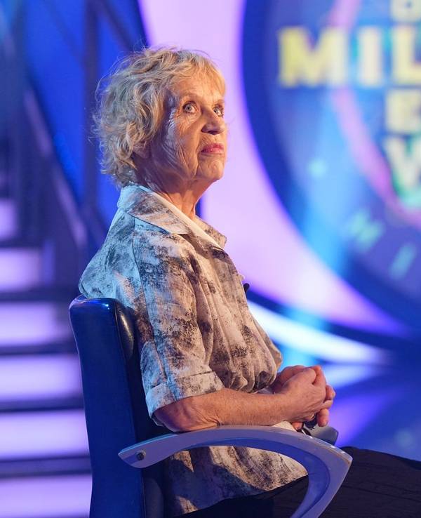 Blick zurück in Fassungslosigkeit: Gabriele Schmickl widerfuhr bei der „3-Millionen-Euro-Woche“ (RTL) der ultimative Quiz-Unfall. (Bild: RTL/Stefan Gregorowius)