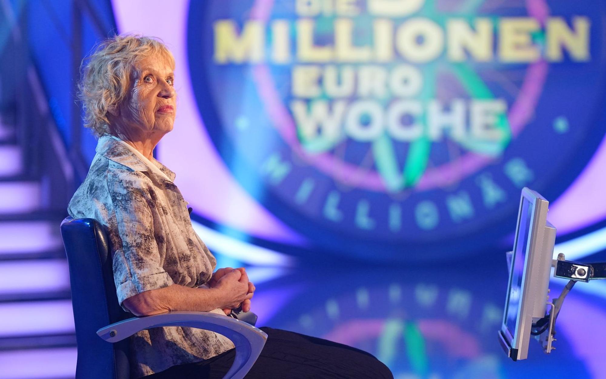 Blick zurück in Fassungslosigkeit: Gabriele Schmickl widerfuhr bei der „3-Millionen-Euro-Woche“ (RTL) der ultimative Quiz-Unfall. (Bild: RTL/Stefan Gregorowius)