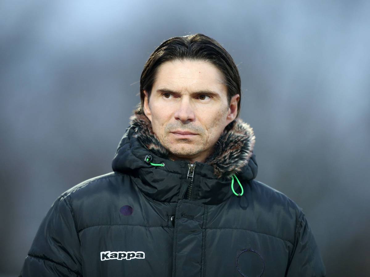 Thomas Brdaric bei einem Spiel als Trainer.